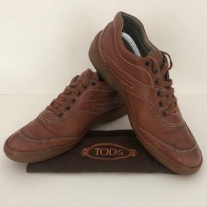 Tod's casual sneaker / shoe and dust bag